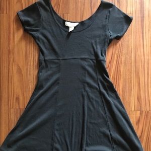 Vintage 90’s lil’ black dress 🌞🌻🍄